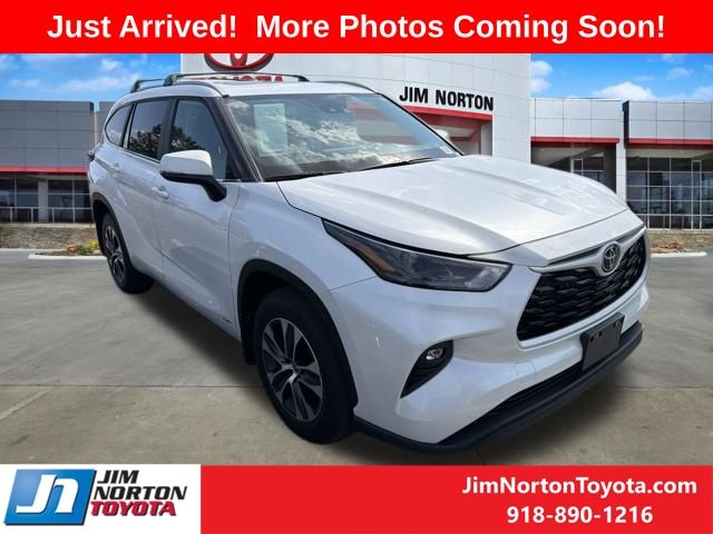 Used 2025 Toyota Highlander Hybrid SUV