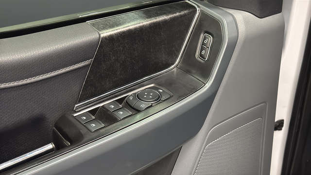 Used 2023 Oxford White Ford XLT image 20