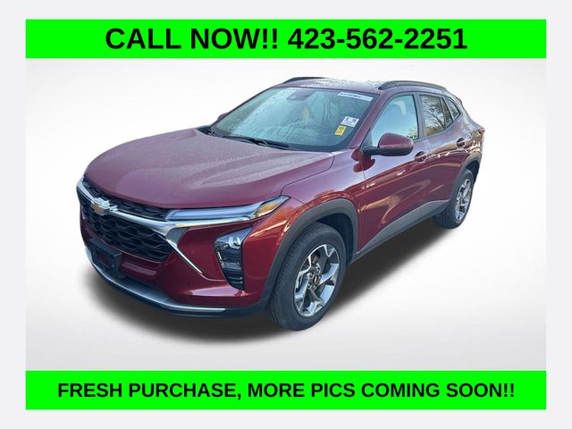 Red (Crimson Metallic) 2025 Chevrolet Trax LT FWD SUV / Crossover Front-Wheel Drive 6-Speed Automatic