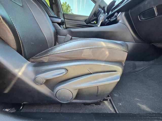 2023 Jeep Compass Limited:168548B