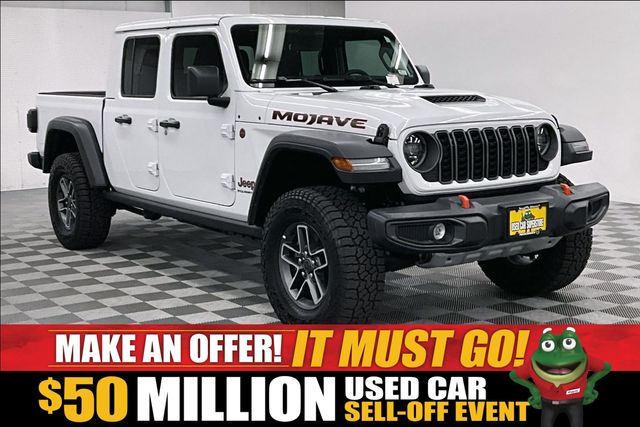 Bright White Clearcoat 2026 Jeep Gladiator Pickup Truck Four-Wheel Drive 8-Speed Automatic