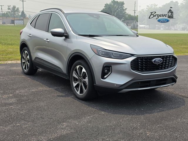 Silver Metallic 2023 Ford Escape SUV / Crossover All-Wheel Drive 8-Speed Automatic
