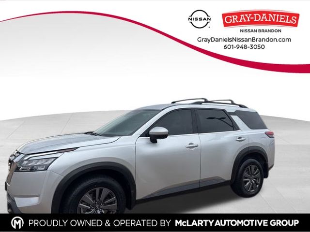 2024 Nissan Pathfinder SV's photo