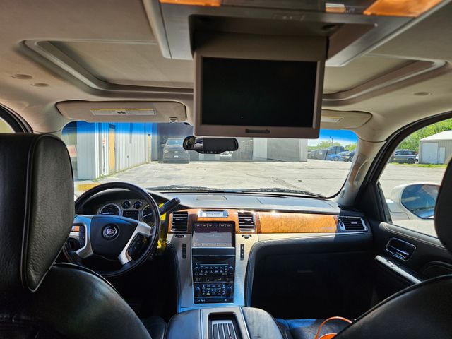 2013 Cadillac Escalade Platinum Edition photo