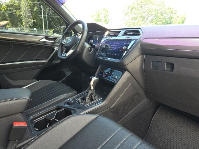 2022 Volkswagen Tiguan 2.0T SE R-Line Black:169404A