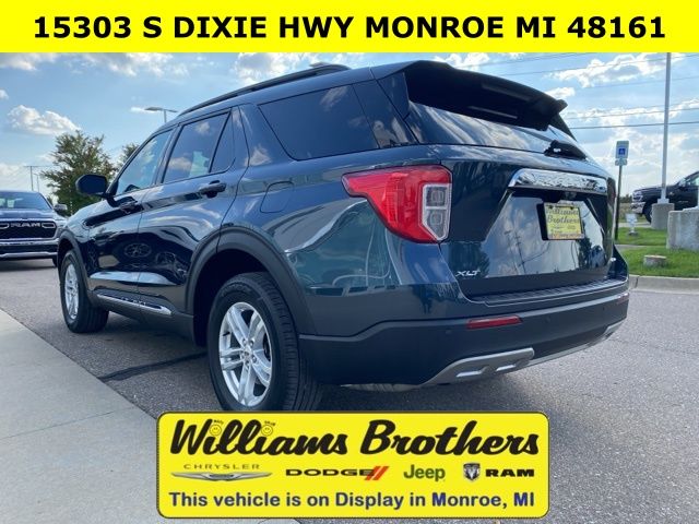 2022 Ford Explorer XLT - Stone Blue Metallic exterior view 7