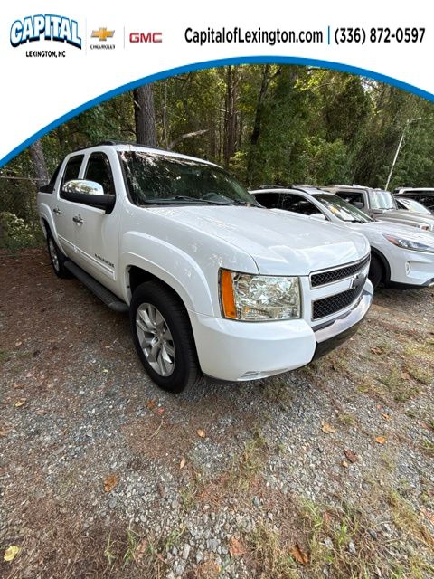 2011 Chevrolet Avalanche Blanco (Summit White) Camioneta Todo terreno 6 velocidades Automática