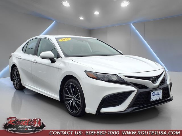 White 2023 Toyota Camry SE FWD Sedan Front-Wheel Drive 8-Speed Automatic