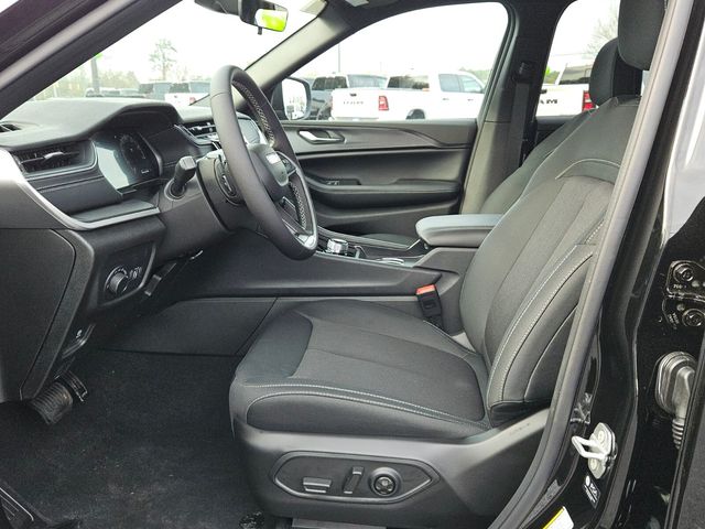 2026 Jeep Grand Cherokee L Laredo 4x4