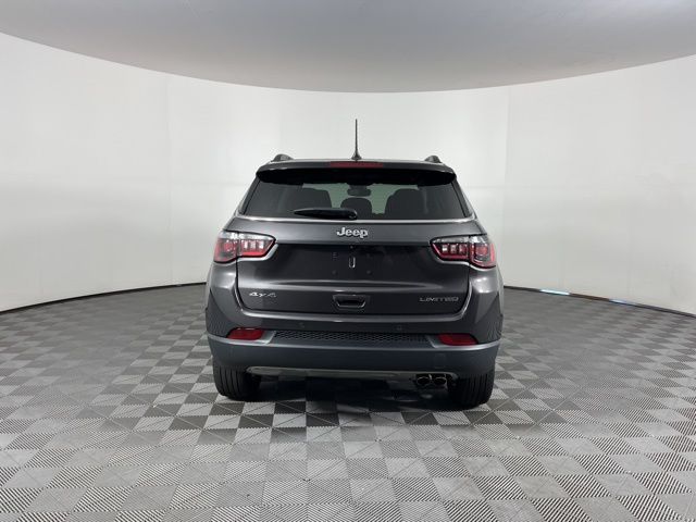 2022 Granite Crystal Metallic Clearcoat Jeep Compass Limited 4X4 SUV