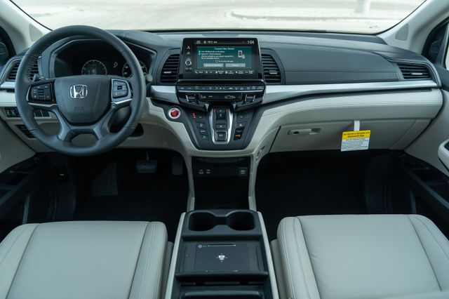 2025 Honda Odyssey EX-L 12