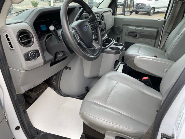 2021 Ford E-350SD photo