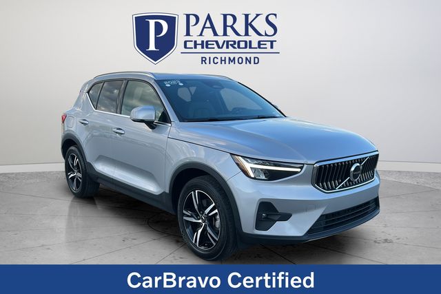 Silver Dawn Metallic 2023 Volvo XC40 B5 Plus Bright Theme AWD SUV / Crossover All-Wheel Drive Automatic