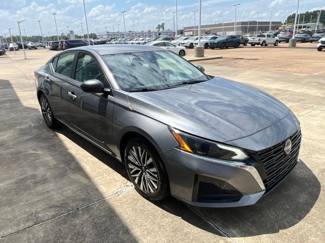 Used 2024 Nissan Altima Sedan