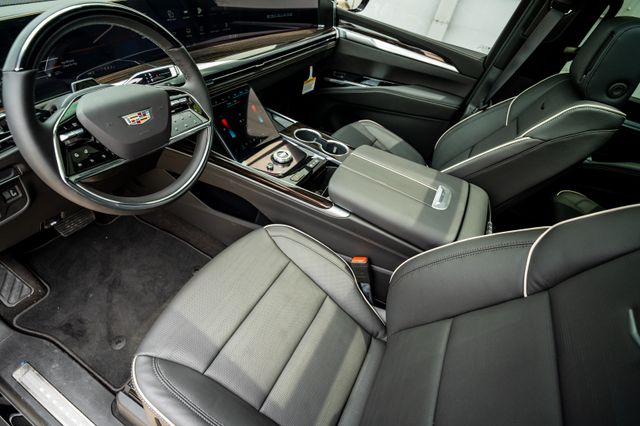 2026 Cadillac Escalade Luxury - 5