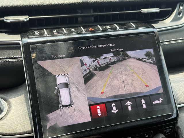 2023 Jeep Grand Cherokee Limited Silver at River Oaks CDJR