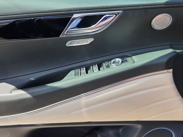 2027 Genesis GV80