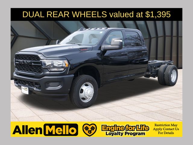 Diamond Black Crystal Pearlcoat 2024 RAM 3500 Chassis Tradesman Crew Cab LB DRW 4WD Pickup Truck Four-Wheel Drive 8-Speed Automatic