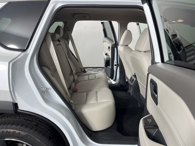 2025 Everest White Pearl Nissan Rogue SL FWD SUV