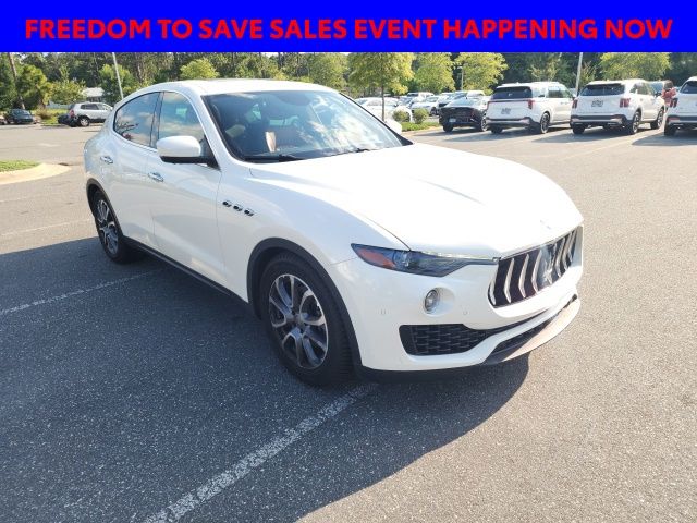 2017 Maserati Levante Levante's photo