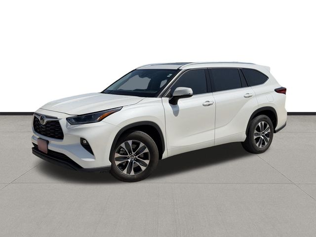 2021 Toyota Highlander XLE White at Don McGill Toyota