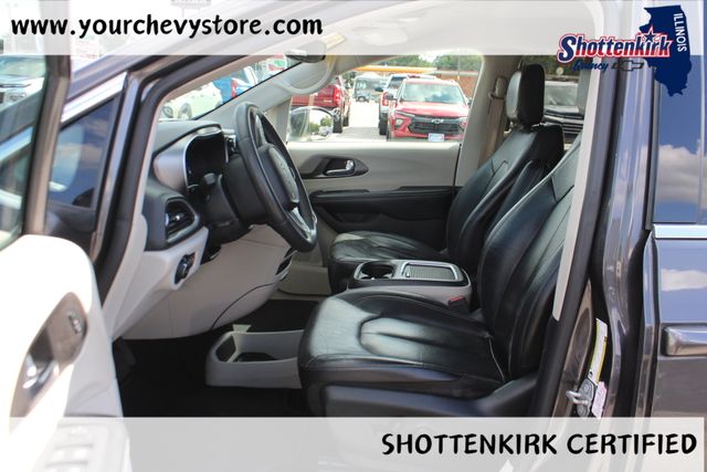 Used 2022 Chrysler Pacifica Van