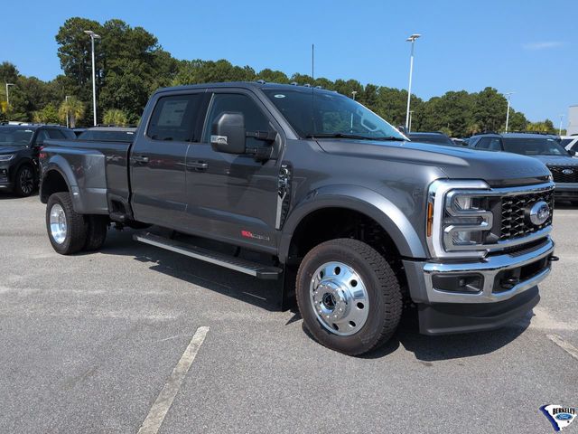 Carbonized Gray Metallic 2026 Ford F-450 Super Duty Pickup Truck Four-Wheel Drive Automatic