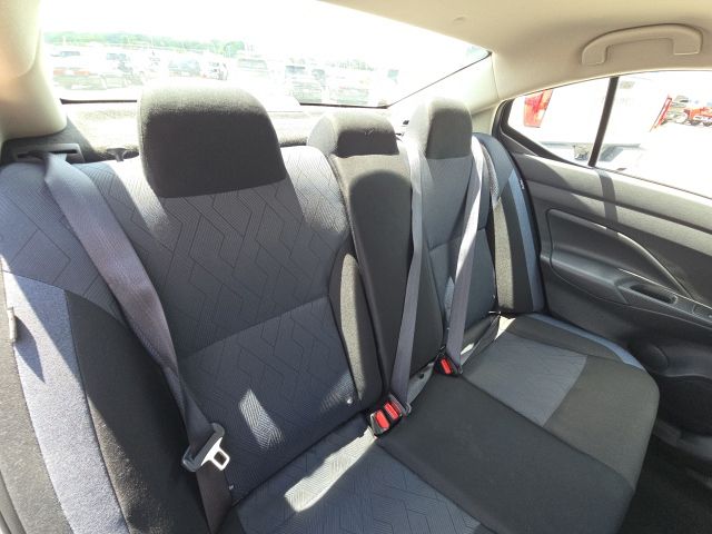 2025 Nissan Versa 1.6 SV:B02429