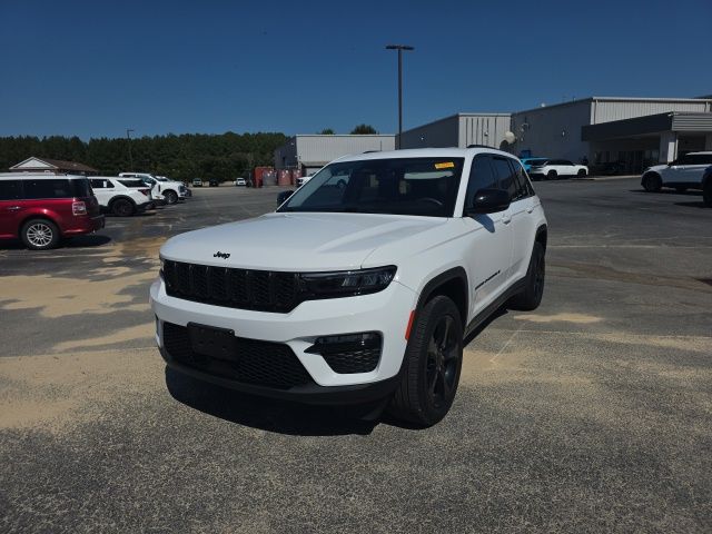 Used 2023 White Jeep Limited image 9
