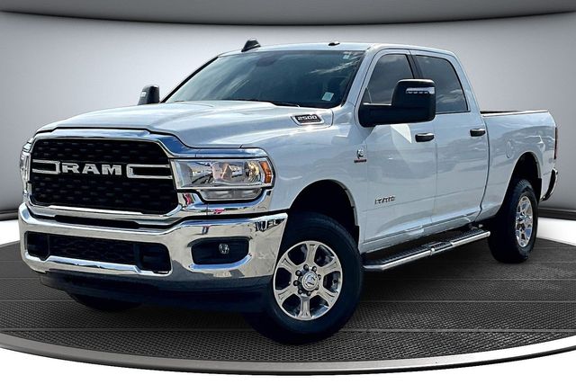 Bright White Clearcoat 2024 RAM 2500 Big Horn Crew Cab 4WD Pickup Truck Four-Wheel Drive 6-Speed Automatic