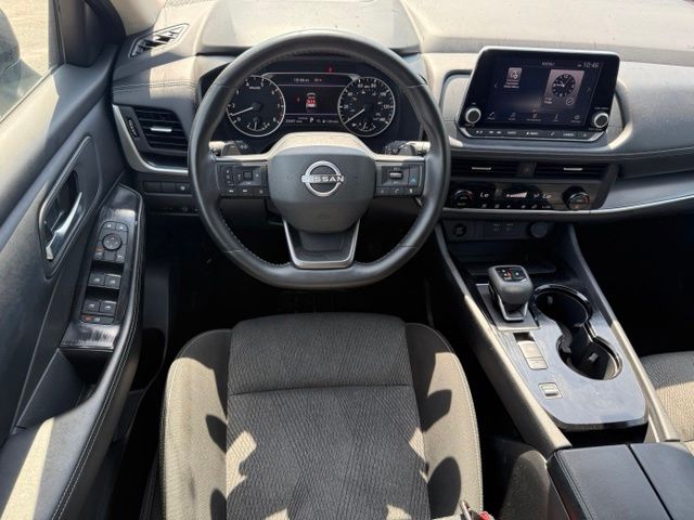 2025 Nissan Rogue SV - Photo 9