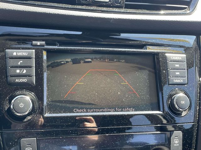 Used 2022 Gray Nissan SV image 25