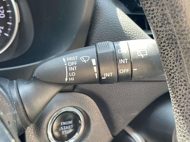 Used 2019  Toyota XLE image 25