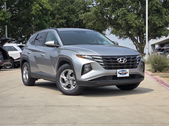 Shimmering Silver 2024 Hyundai Tucson SUV / Crossover Front-Wheel Drive 8-Speed Automatic