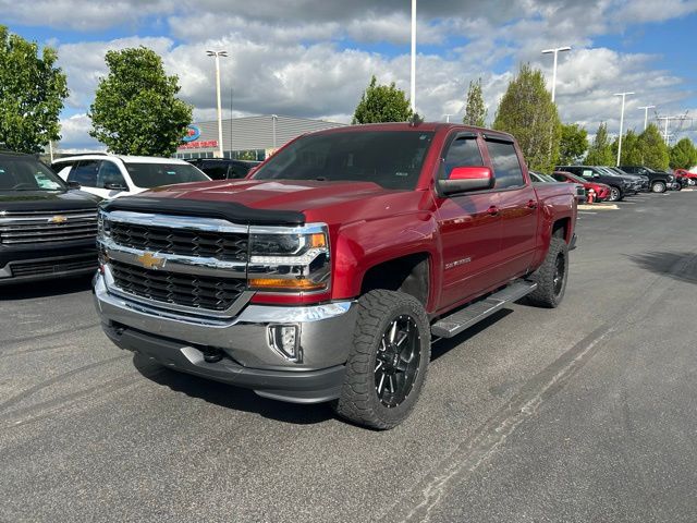 Used 2018 Chevrolet Silverado 1500 LT with VIN 3GCUKREC1JG230615 for sale in Grove City, OH