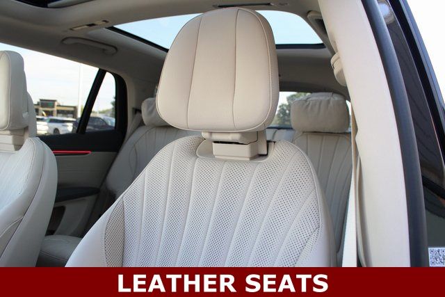 Used 2023  Mercedes-Benz 580 image 7