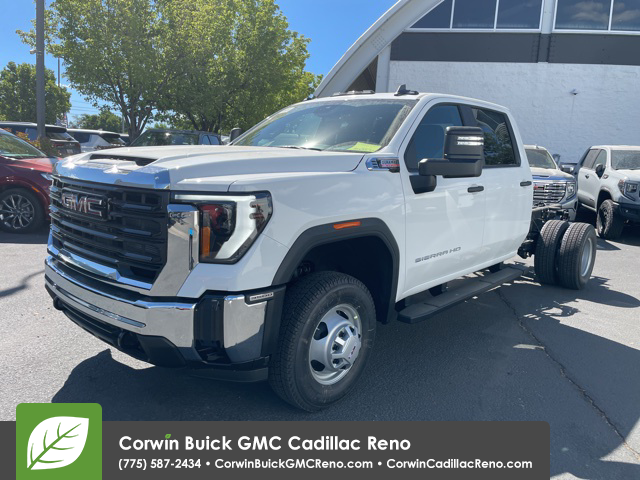 2024 GMC Sierra 3500HD Pro 25