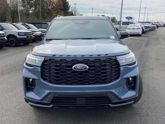 2025 Ford Explorer ST-Line 7