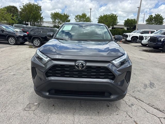 2025 Toyota RAV4 LE - Photo 8