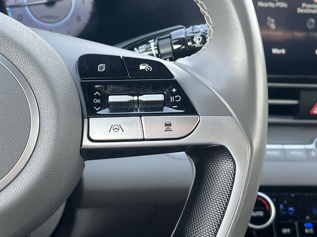 Used 2025 Silver Hyundai SEL Convenience image 29