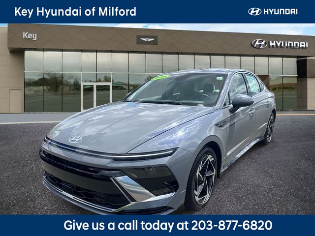 Transmission Blue 2026 Hyundai Sonata Sedan Front-Wheel Drive 8-Speed Automatic