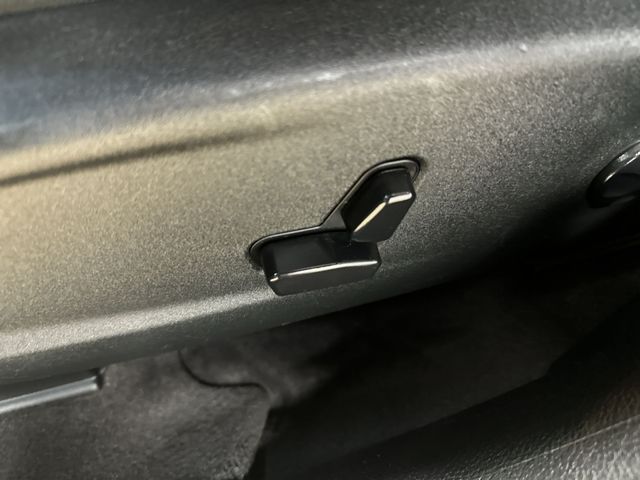 Used 2019 Gray Dodge SXT image 15