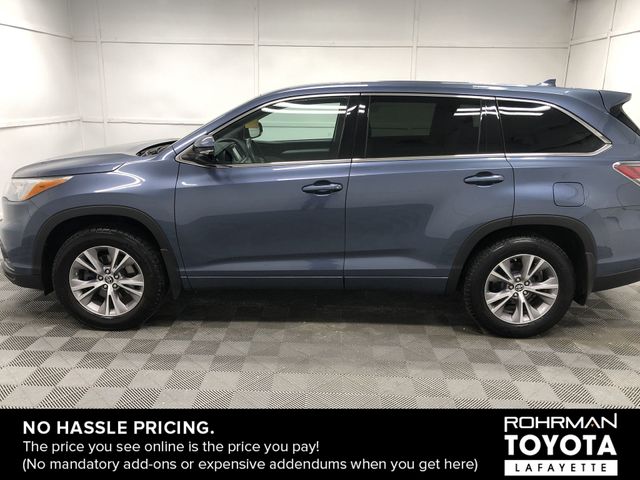 2016 Toyota Highlander LE Plus V6 3