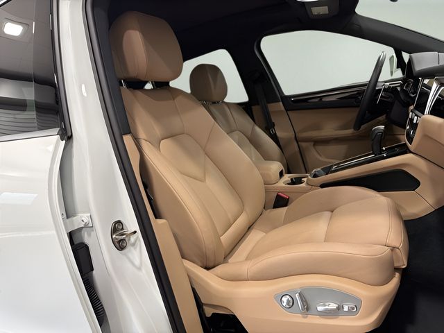 2025 Porsche Macan Base - Photo 15