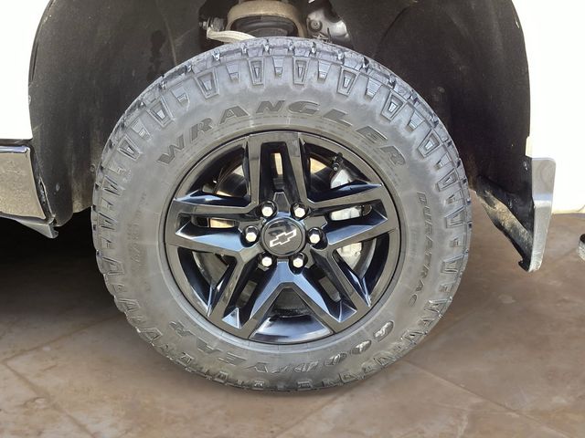 Used Car 2022 Chevrolet Silverado 1500  Custom Trail Boss For Sale Under $35,000 In San Antonio, Texas