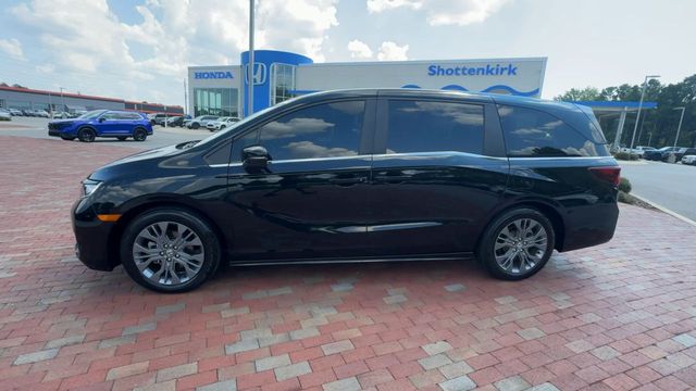 Used 2025 Honda Odyssey Van
