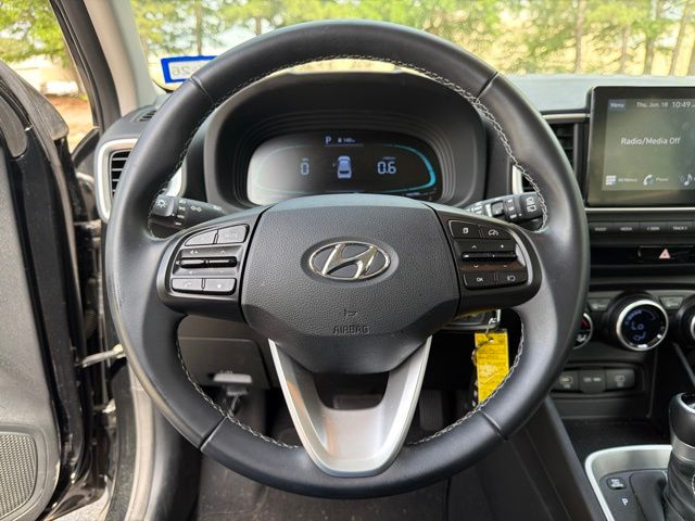 Used 2023 Black Hyundai SEL image 13