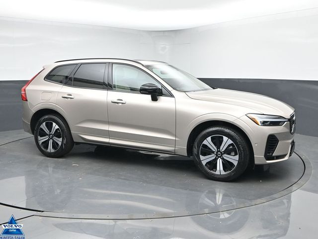 2024 Volvo XC60 Recharge T8 Plus Dark Theme eAWD