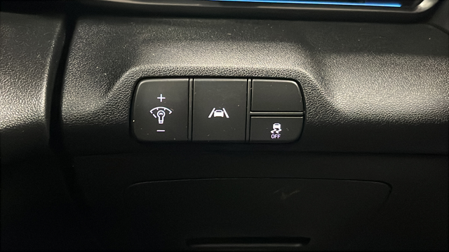 Used 2022 Ceramic White Hyundai Base image 32