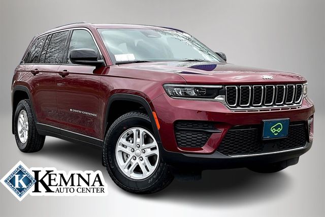 Velvet Red Pearlcoat 2023 Jeep Grand Cherokee Laredo 4WD SUV / Crossover Four-Wheel Drive 8-Speed Automatic